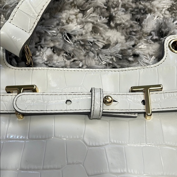 Ted Baker White Textured Shoulder Bag with Gold Clasp - Picture 5 of 13